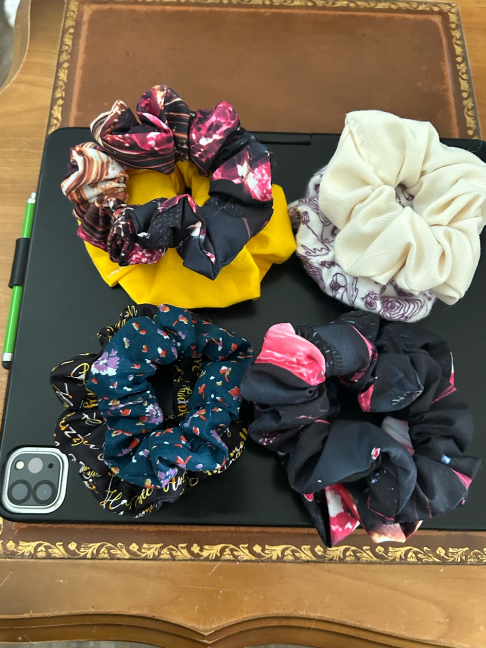 Set of 9 scrunchies
